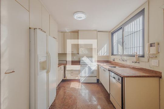 Cozinha de casa à venda com 4 quartos, 336m² em Pinheiros, São Paulo