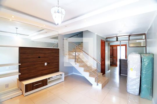 Casa à venda com 2 quartos, 87m² em São José, Canoas