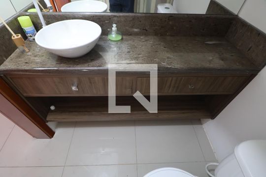 Lavabo de casa à venda com 2 quartos, 87m² em São José, Canoas