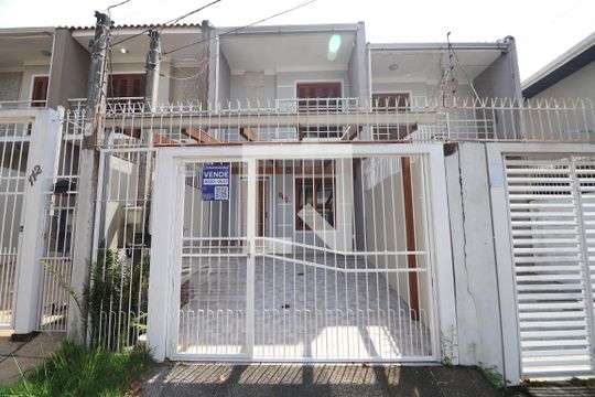 Fachada de casa à venda com 2 quartos, 87m² em São José, Canoas