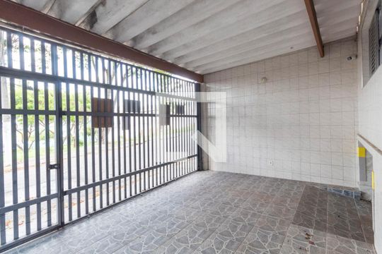 Garagem de casa à venda com 3 quartos, 137m² em Artur Alvim, São Paulo