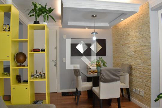 Apartamento para alugar com 2 quartos, 65m² em Cabral, Curitiba