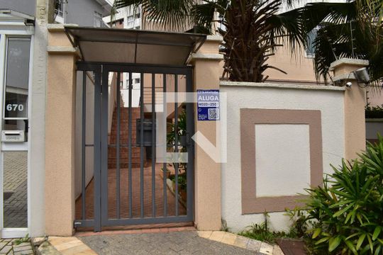 Plaquinha de apartamento para alugar com 2 quartos, 65m² em Cabral, Curitiba