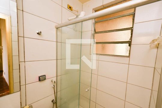 Banheiro de apartamento à venda com 1 quarto, 45m² em Centro, Belo Horizonte