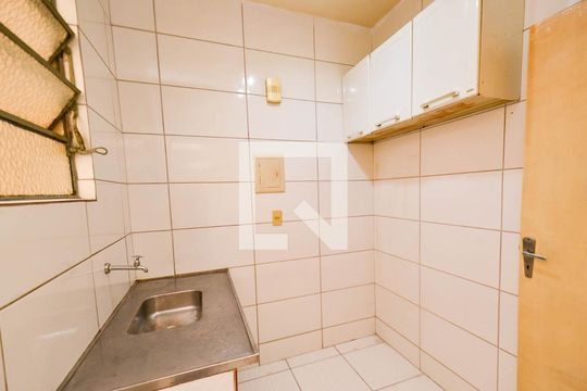 Cozinha de apartamento à venda com 1 quarto, 45m² em Centro, Belo Horizonte