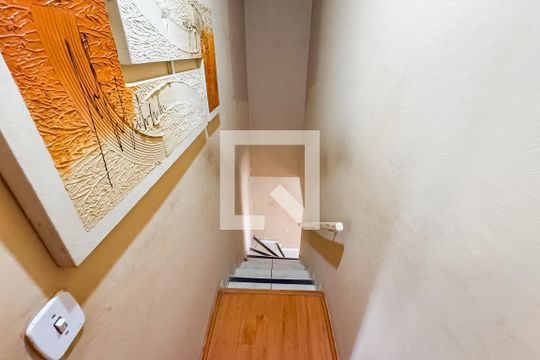 Escada de casa à venda com 2 quartos, 90m² em Ipiranga, São Paulo