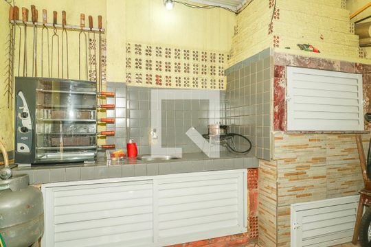 Churrasqueira de casa à venda com 4 quartos, 200m² em Morro Santana, Porto Alegre