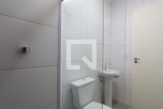 Banheiro de apartamento para alugar com 2 quartos, 38m² em Bom Retiro, São Paulo