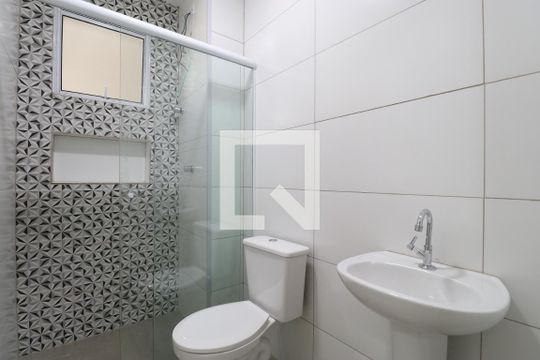 Banheiro de apartamento para alugar com 2 quartos, 38m² em Bom Retiro, São Paulo