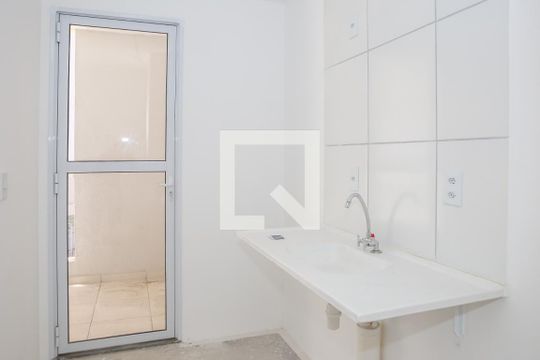 Cozinha de apartamento para alugar com 2 quartos, 45m² em Várzea da Barra Funda, São Paulo