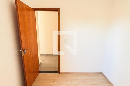 Quarto de apartamento para alugar com 2 quartos, 58m² em Vila Eldizia, Santo André