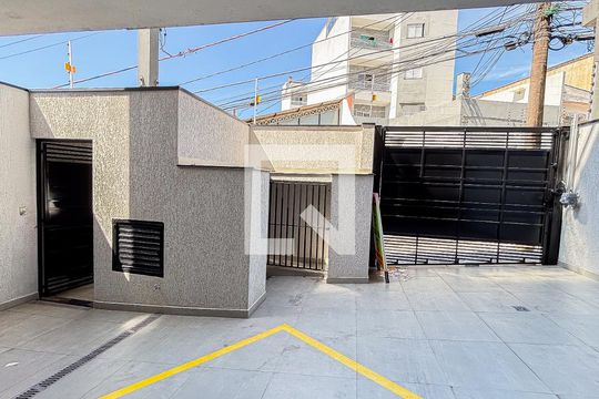 Garagem de apartamento para alugar com 2 quartos, 58m² em Vila Eldizia, Santo André