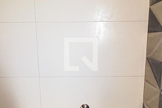 Banheiro da Suíte de apartamento para alugar com 2 quartos, 58m² em Vila Eldizia, Santo André