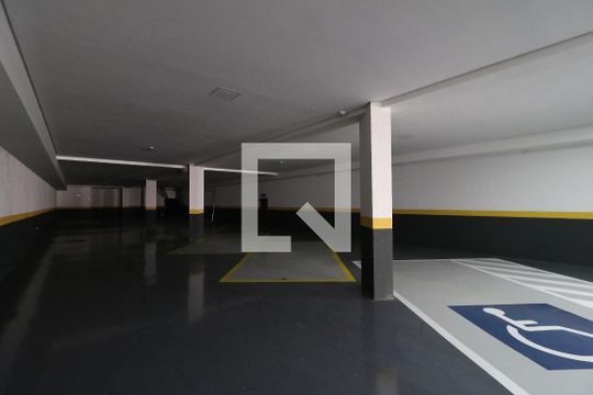 Garagem de apartamento para alugar com 2 quartos, 115m² em Vila Eldizia, Santo André