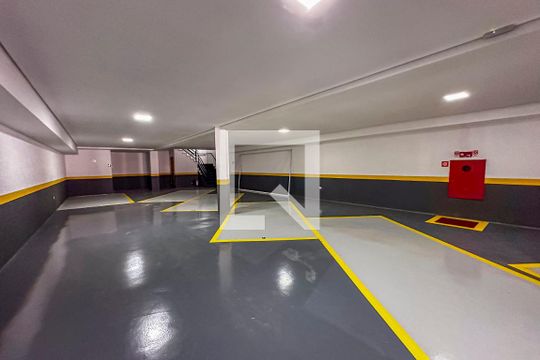 Garagem de apartamento para alugar com 2 quartos, 115m² em Vila Eldizia, Santo André