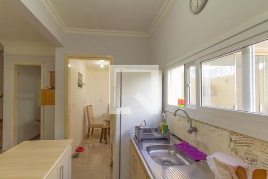 Cozinha de casa de condomínio à venda com 3 quartos, 109m² em Fátima, Canoas