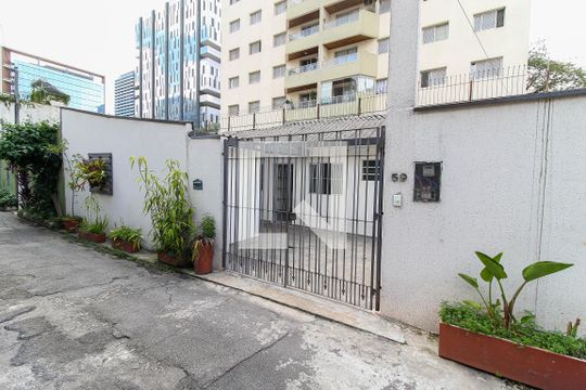 Fachada de casa de condomínio para alugar com 2 quartos, 80m² em Vila Nova Conceição, São Paulo