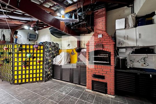 Churrasqueira de casa à venda com 4 quartos, 204m² em Jardim das Acacias, São Paulo