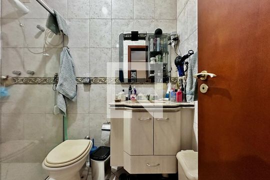 Banheiro Suíte 2 de casa à venda com 4 quartos, 204m² em Jardim das Acacias, São Paulo