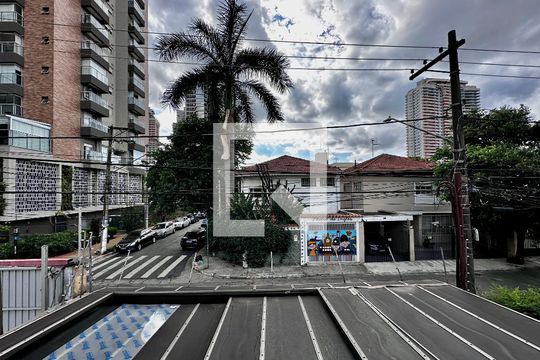 Vista Suíte 1 de casa à venda com 4 quartos, 204m² em Jardim das Acacias, São Paulo