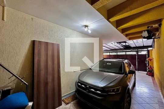 Garagem de casa à venda com 4 quartos, 204m² em Jardim das Acacias, São Paulo