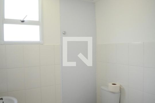 Detalhe do banheiro de apartamento para alugar com 2 quartos, 48m² em Jardim Vitoria, Belo Horizonte