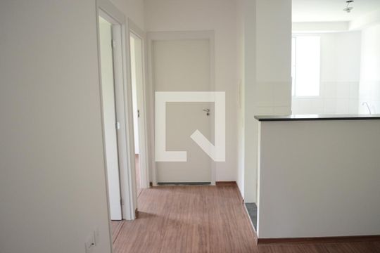 Corredor de apartamento para alugar com 2 quartos, 48m² em Jardim Vitoria, Belo Horizonte