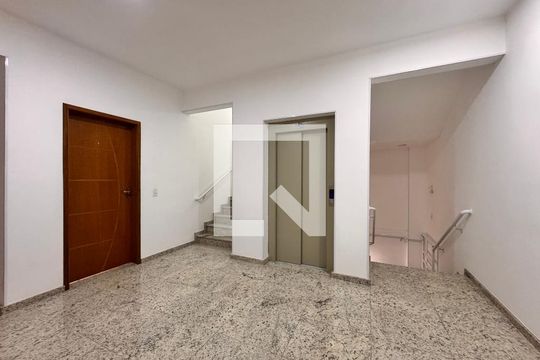 Hall de entrada de apartamento para alugar com 3 quartos, 90m² em Vila Assunção, Santo André