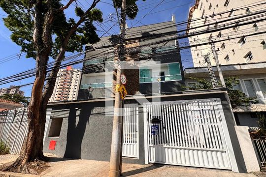 Fachada + plaquinha de apartamento para alugar com 3 quartos, 90m² em Vila Assunção, Santo André