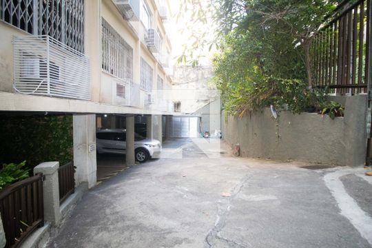 Garagem de apartamento para alugar com 2 quartos, 60m² em Leblon, Rio de Janeiro