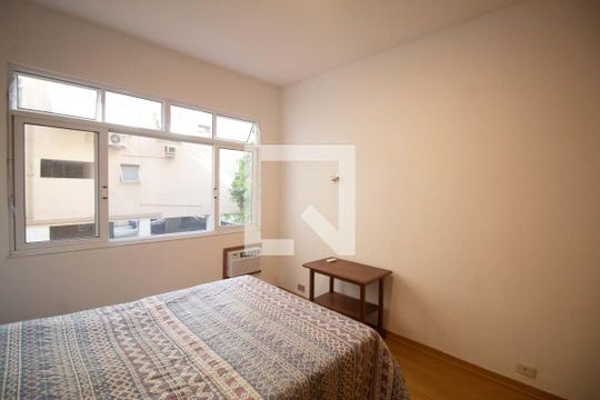 Quarto 1 de apartamento para alugar com 2 quartos, 60m² em Leblon, Rio de Janeiro