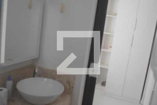 Banheiro da Suíte 1 de apartamento para alugar com 2 quartos, 60m² em Stella Maris, Salvador