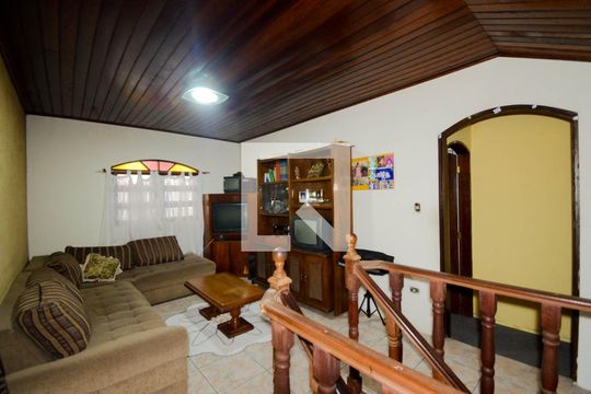 Sala de TV de casa à venda com 5 quartos, 240m² em Jardim Vila Galvao, Guarulhos