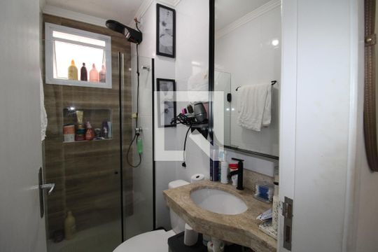 Banheiro de apartamento para alugar com 2 quartos, 40m² em Vila Pauliceia, São Paulo