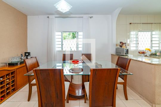 Sala 2 de casa à venda com 3 quartos, 150m² em Salgado Filho, Belo Horizonte