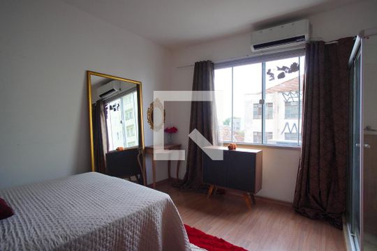 Quarto 1 de apartamento à venda com 4 quartos, 114m² em São Geraldo, Porto Alegre