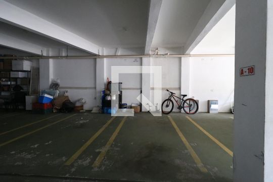 Garagem de apartamento para alugar com 2 quartos, 47m² em Vila Eldizia, Santo André