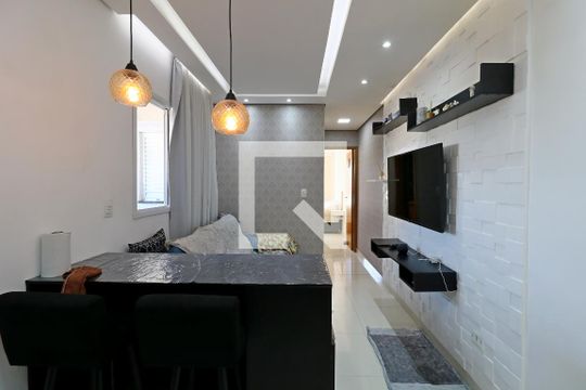 Sala de apartamento para alugar com 2 quartos, 47m² em Vila Eldizia, Santo André