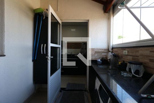 Área de Serviço de apartamento para alugar com 2 quartos, 47m² em Vila Eldizia, Santo André