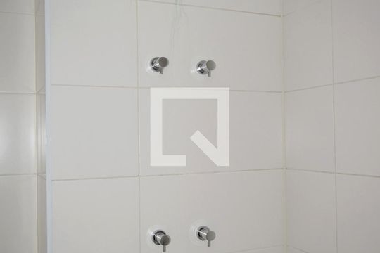 Banheiro de kitnet/studio à venda com 1 quarto, 26m² em Jardim Paulista, São Paulo