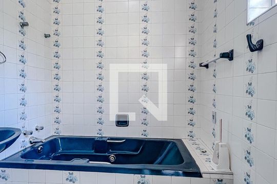 Banheiro 4 de casa à venda com 5 quartos, 283m² em Cambuci, São Paulo