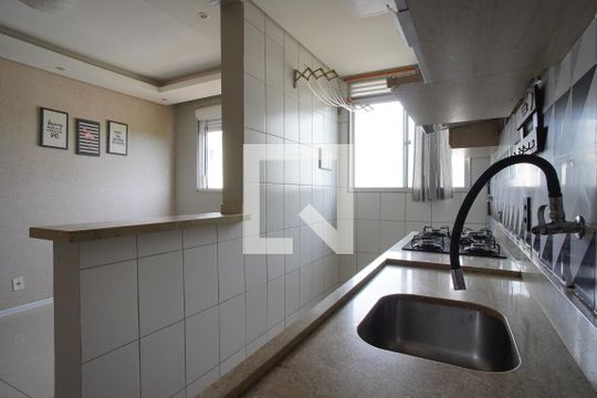 Cozinha de apartamento à venda com 2 quartos, 43m² em Jardim Dona Leopoldina, Porto Alegre