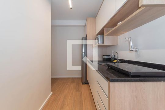 Cozinha de kitnet/studio para alugar com 1 quarto, 24m² em Campo Belo, São Paulo