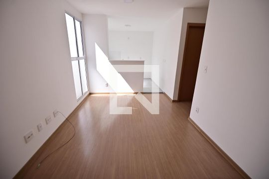 Sala de apartamento para alugar com 2 quartos, 48m² em Setor Morada do Sol, Goiânia