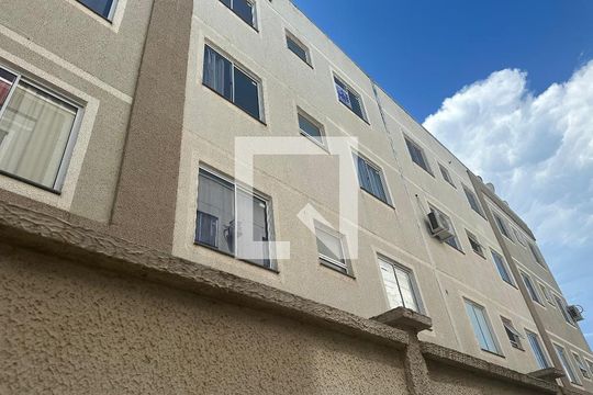 Fachada do bloco de apartamento para alugar com 2 quartos, 48m² em Setor Morada do Sol, Goiânia
