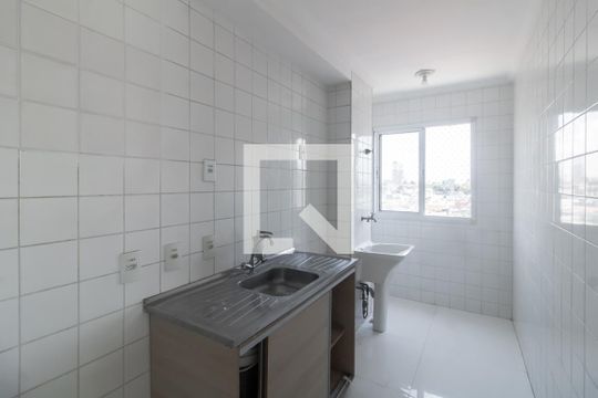 Cozinha de apartamento para alugar com 2 quartos, 49m² em Vila Ré, São Paulo