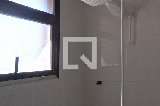 Banheiro 2 de apartamento para alugar com 3 quartos, 240m² em Gonzaga, Santos