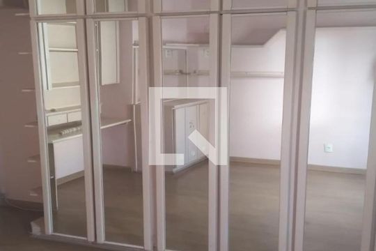 Casa à venda com 3 quartos, 190m² em Mirandópolis, São Paulo