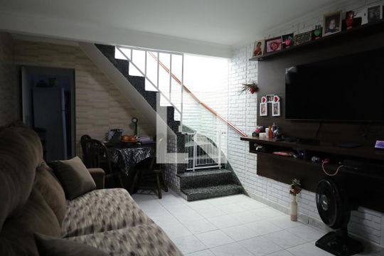 Casa à venda com 3 quartos, 110m² em Jardim Guarapiranga, São Paulo