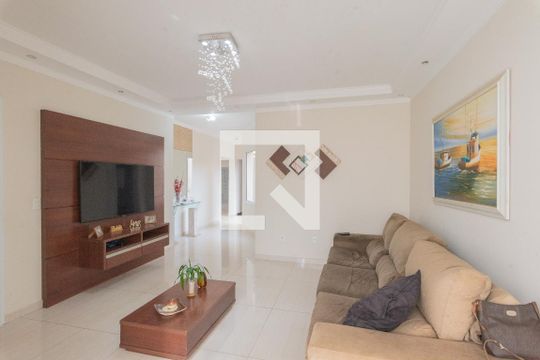 Casa à venda com 4 quartos, 340m² em Swiss Park, Campinas